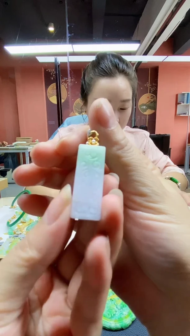 颈饰未镶嵌翡翠吊坠