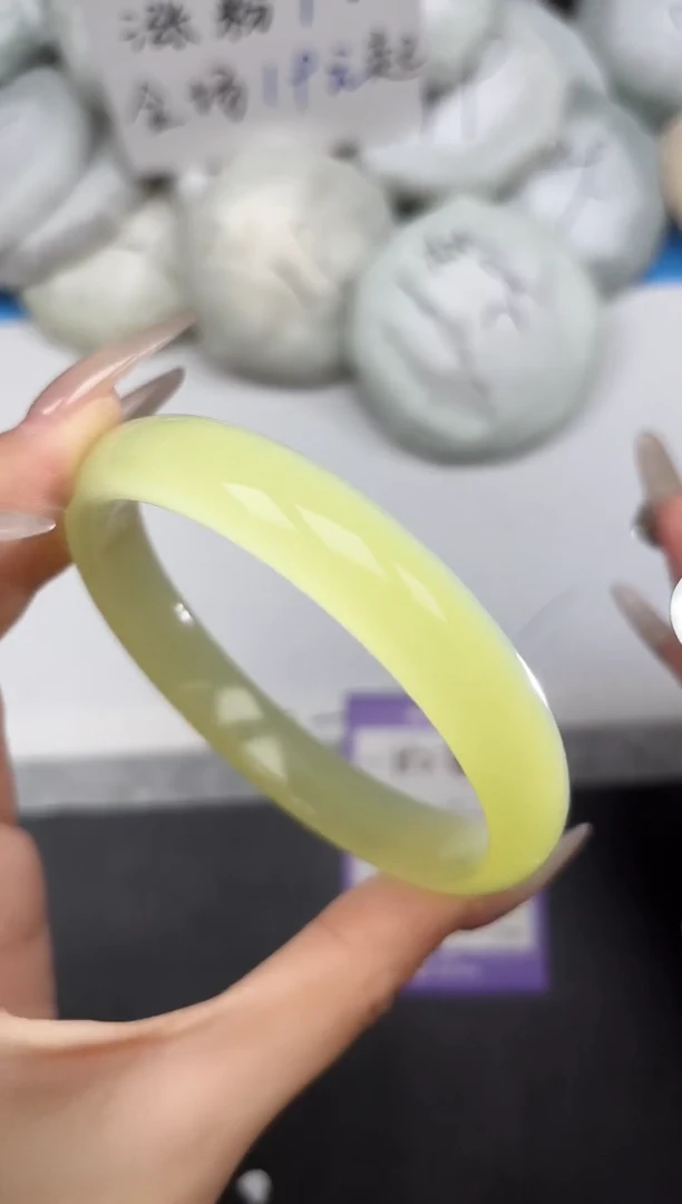 未镶嵌手镯石英质玉158-64-65