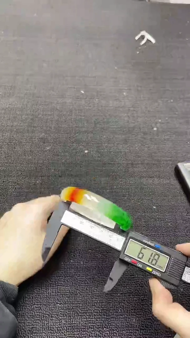 【闪购商品】翡翠手镯未镶嵌精美手镯110