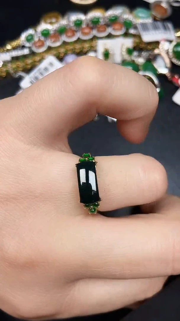 银S925镶嵌戒指翡翠9900