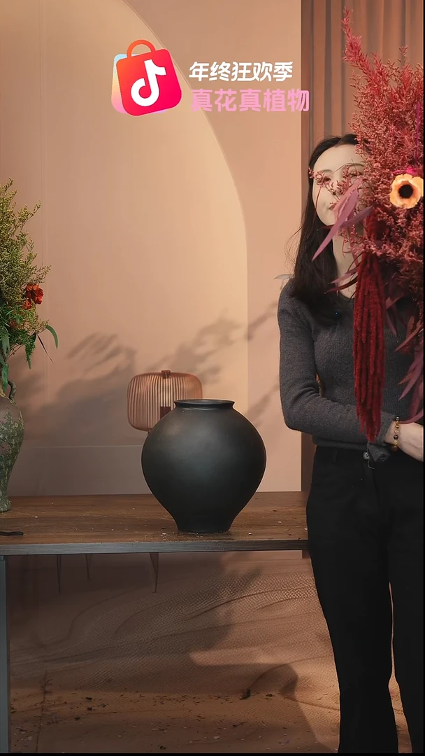 ：         花瓶一个