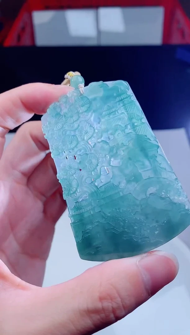 颈饰未镶嵌翡翠    ·