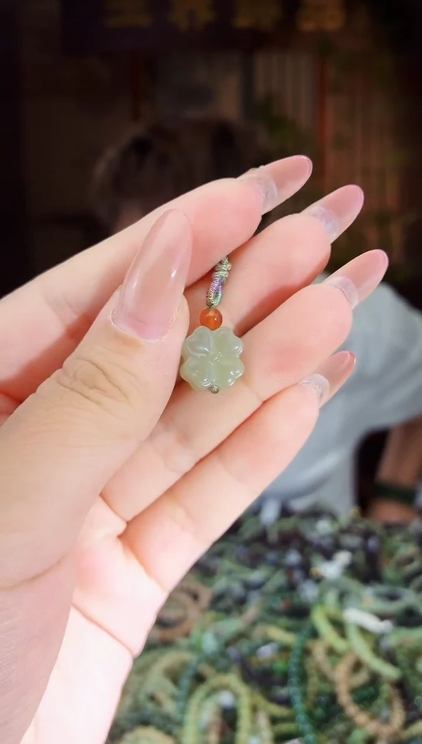 和田玉未镶嵌颈饰拍一发一