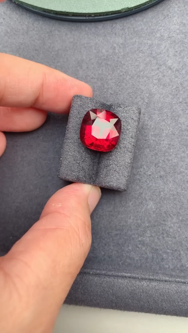 裸石未镶嵌碧玺9.7ct卢比莱 BF