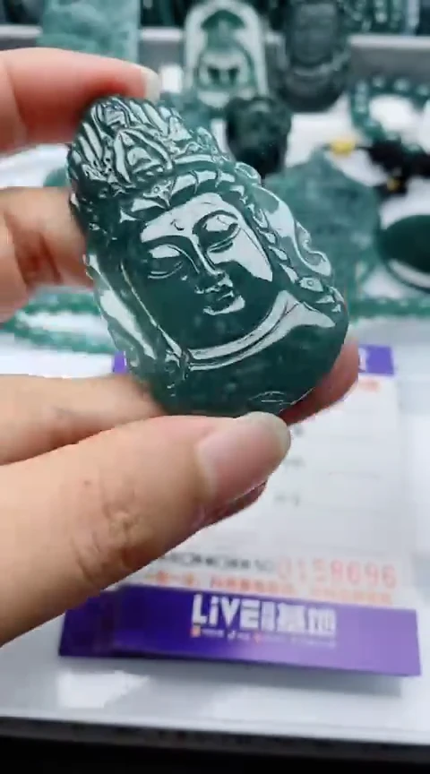 翡翠未镶嵌颈饰