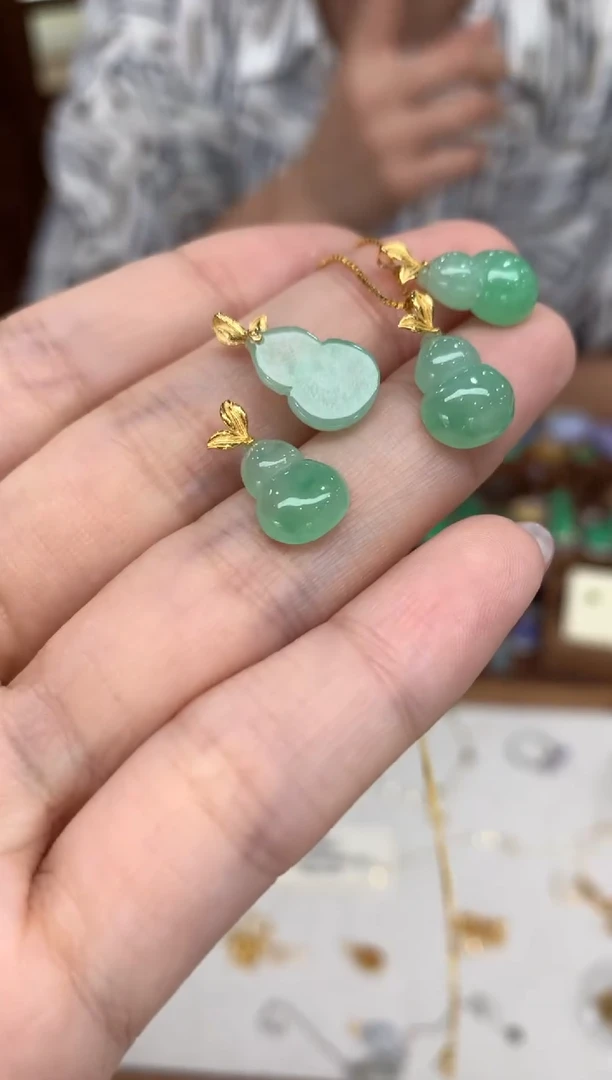 翡翠18K金镶嵌吊坠(不含链)葫芦  多样性发货1件