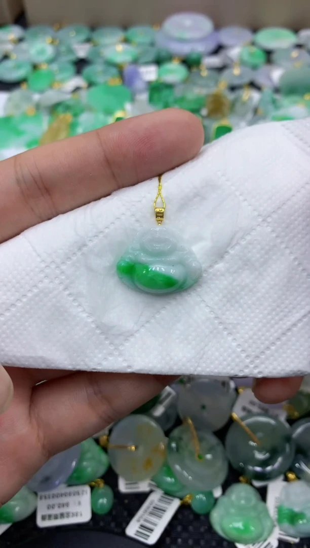 颈饰18K金镶嵌翡翠天然缅甸翡翠A货