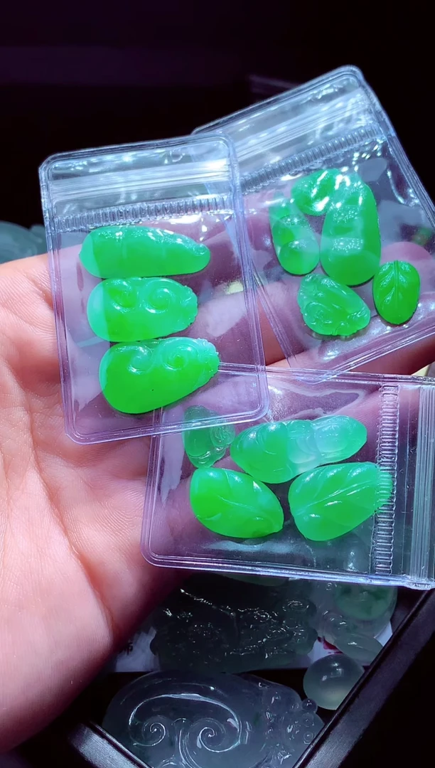 未镶嵌定制翡翠张*#翡翠毛货定制