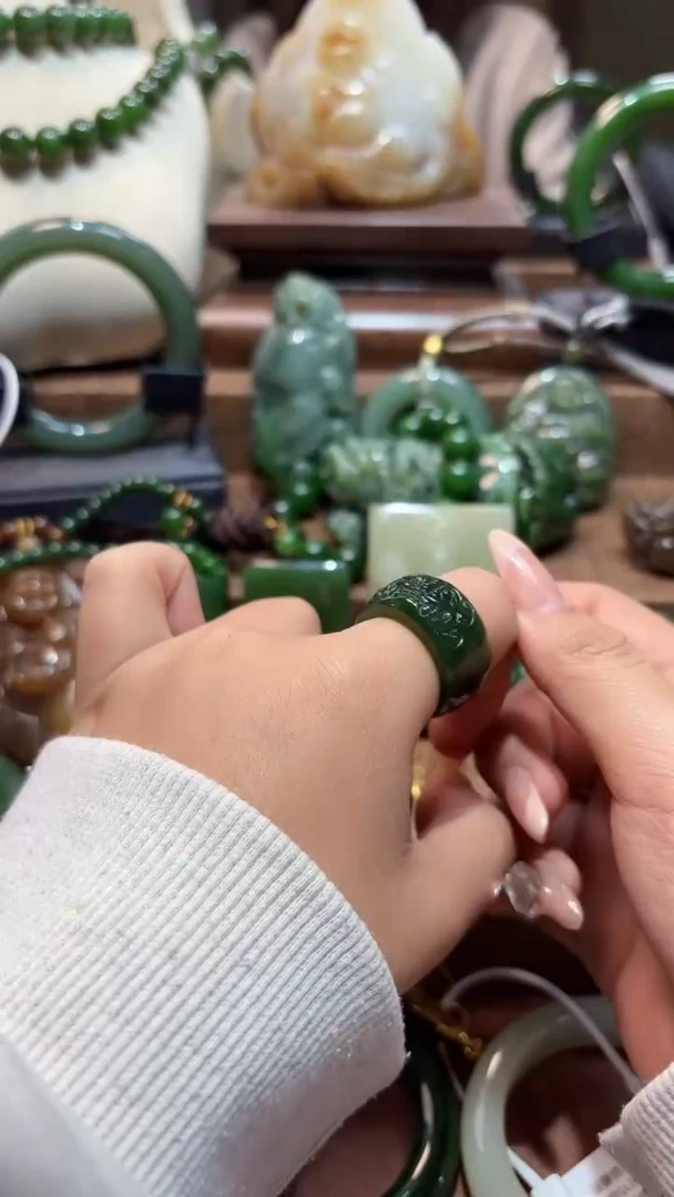 未镶嵌戒指和田玉（碧玉）1