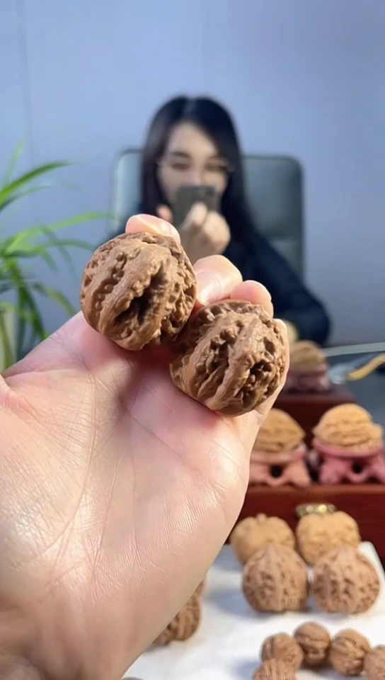 把件文玩核桃41号八棱手捻