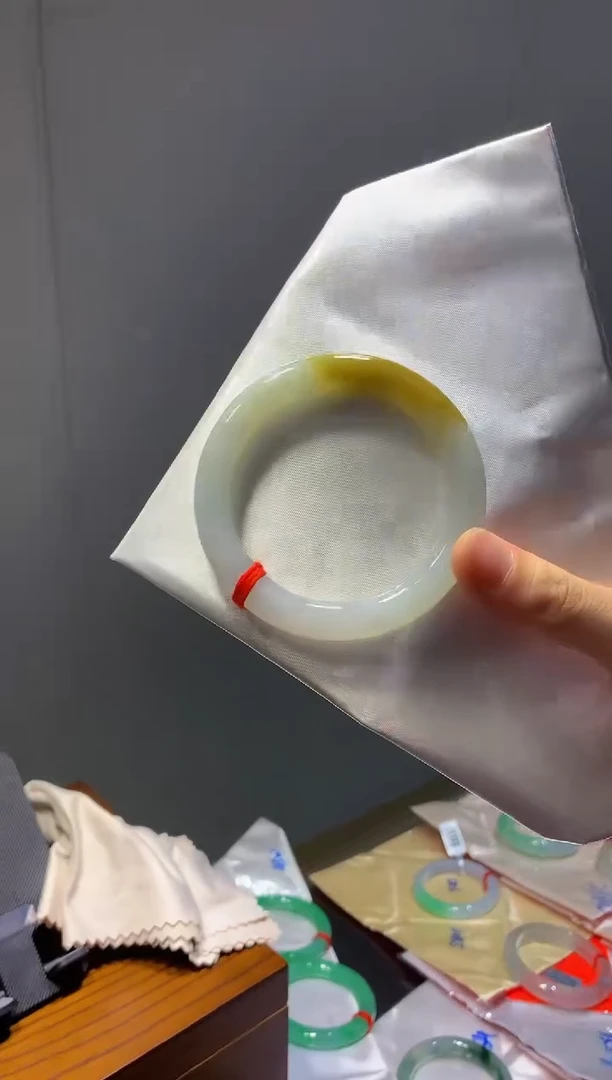 翡翠手镯未镶嵌4-翡翠手镯