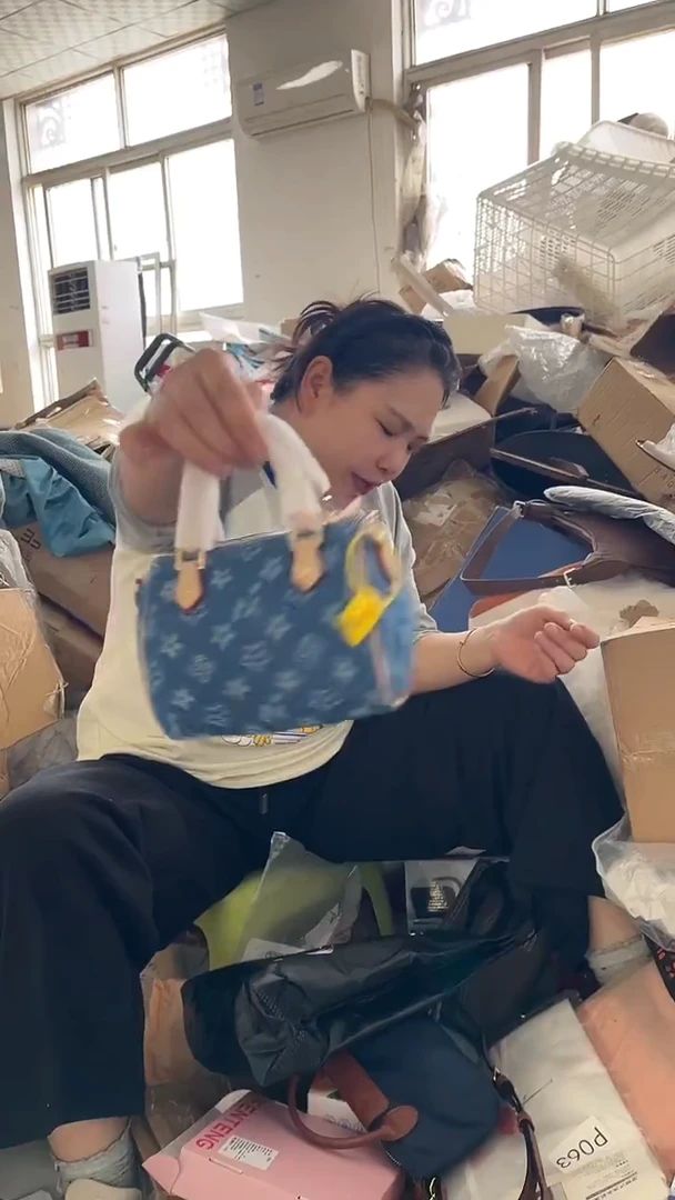 牦牛剖层皮革琪琪女包1号店超好看发图片款