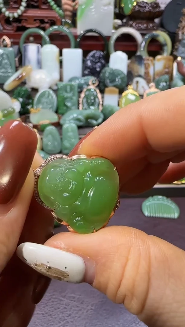 18K金镶嵌和田玉挂件【宏1222】67