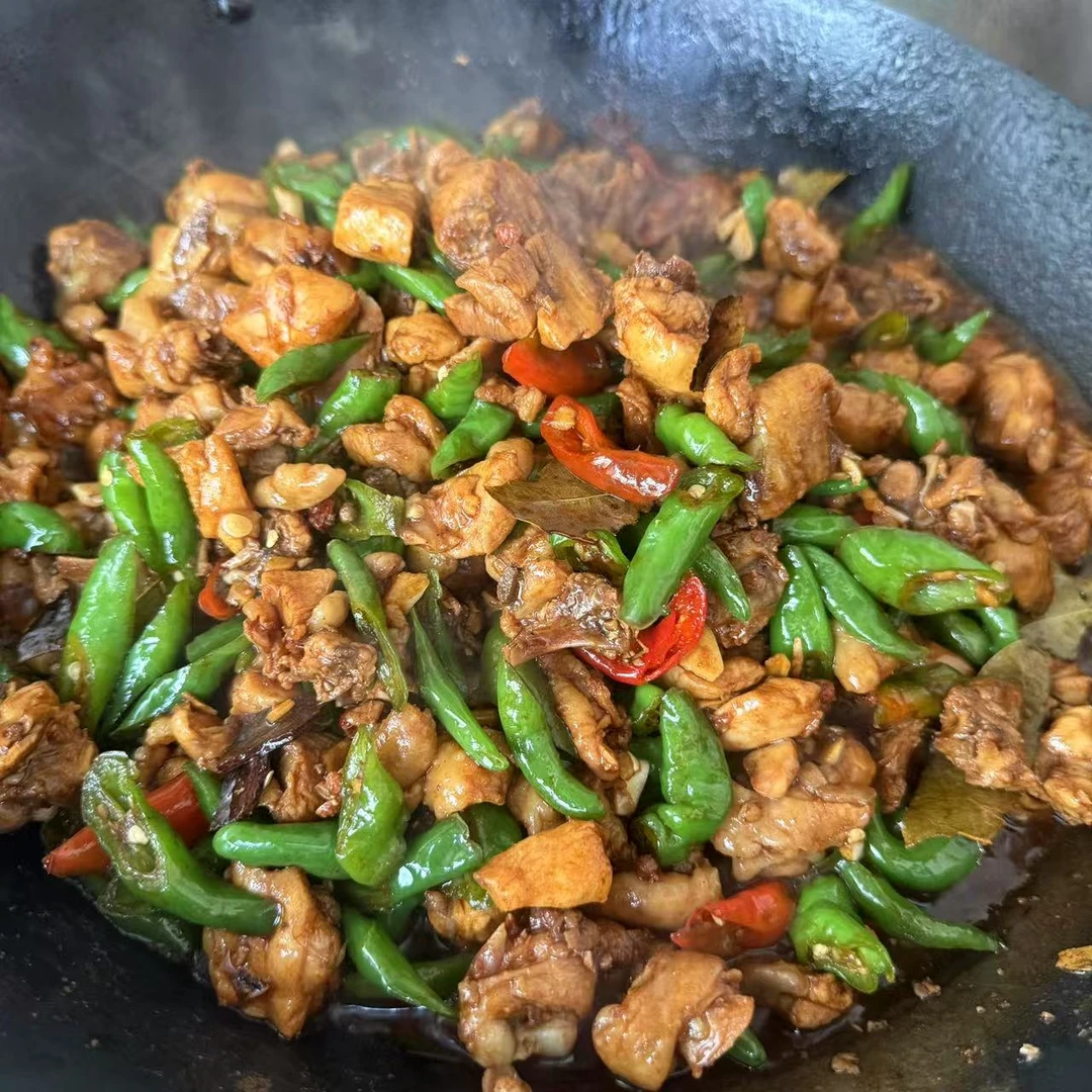 新县大别山特产紫风铃辣子鸡超级下饭菜好吃过瘾