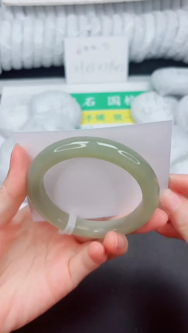 和田玉手镯未镶嵌29-60.2QS4