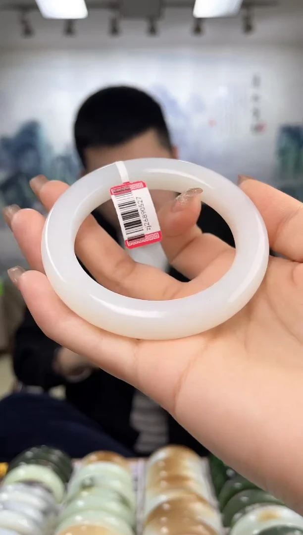 【闪购商品】和田玉手镯未镶嵌57+圈口0527