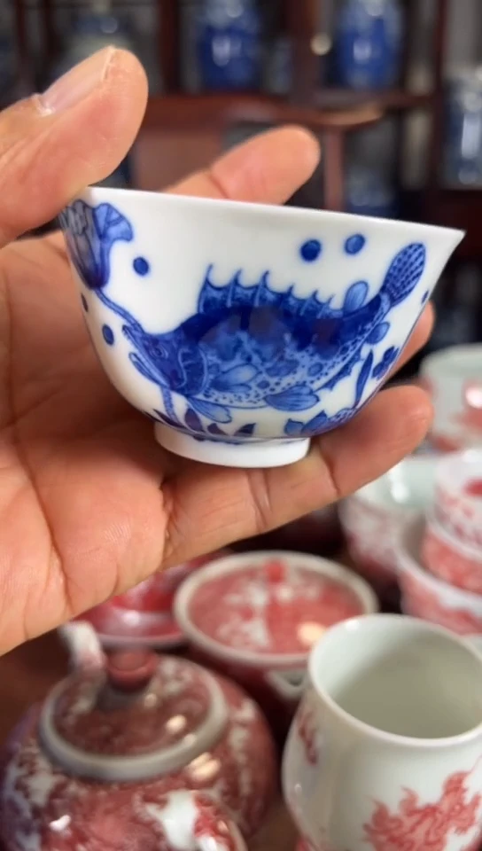柴窑青花鲑鱼纹杯杯