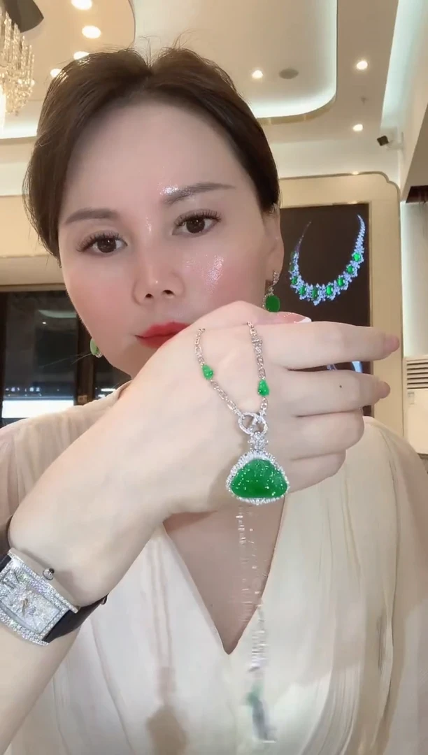 套链18K金镶嵌翡翠C67