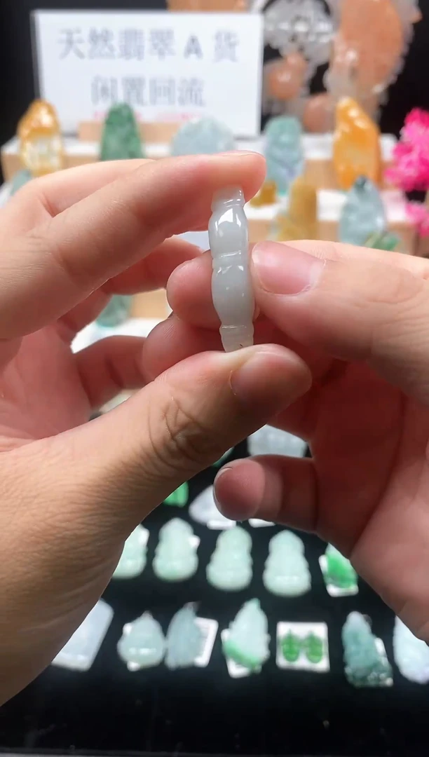 【闪购商品】翡翠颈饰未镶嵌16藕节