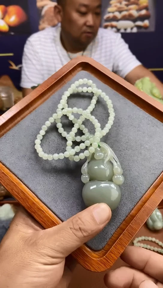 和田玉银S925镶嵌吊坠(赠链)农*精品和田玉葫芦