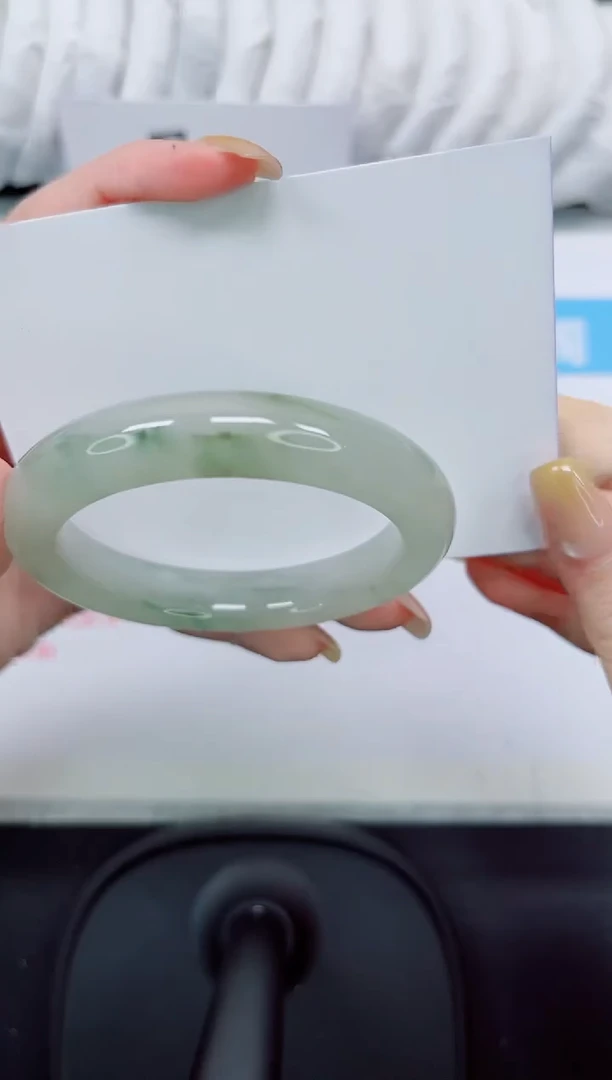 石英质玉手镯未镶嵌396