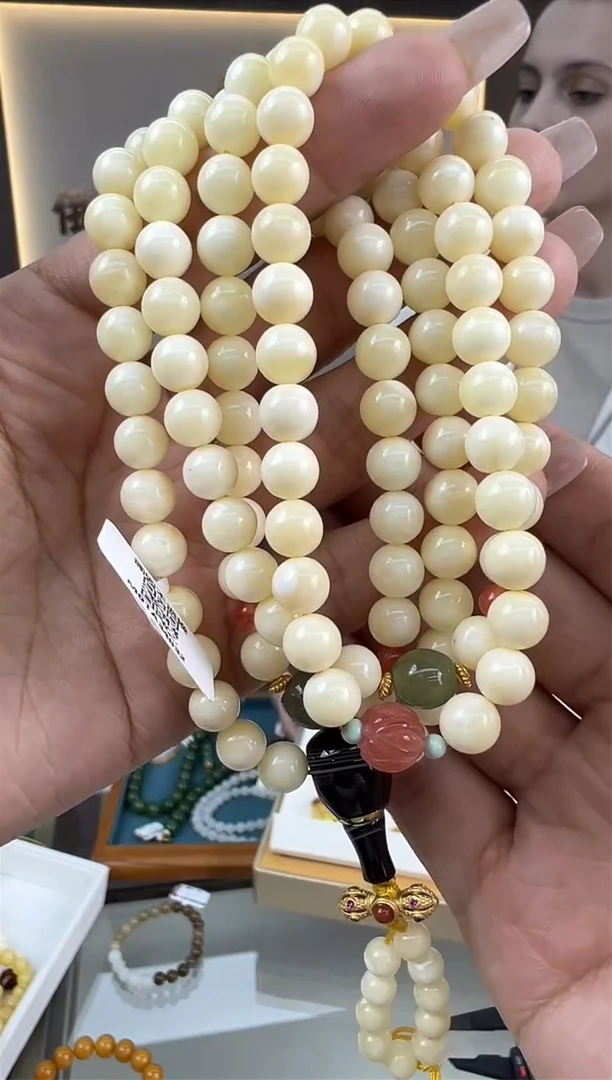 【闪购商品】琥珀颈饰未镶嵌3秒拍号