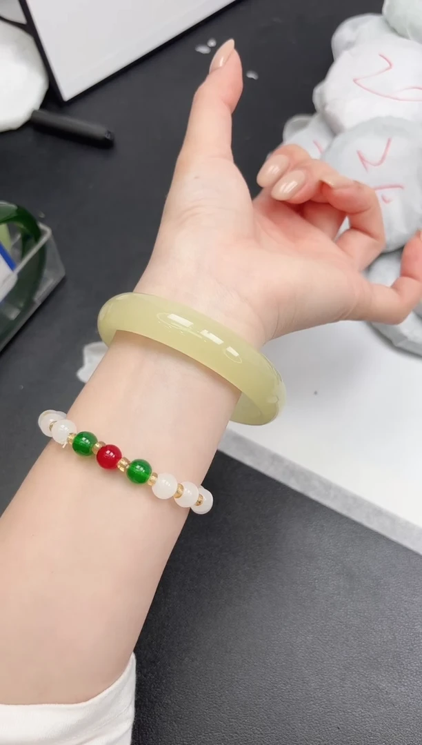 未镶嵌手镯石英质玉179/6061