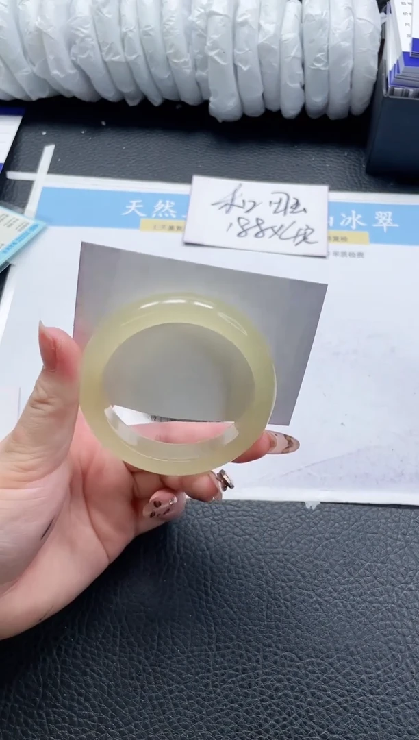 【闪购商品】石英质玉手镯未镶嵌307-55