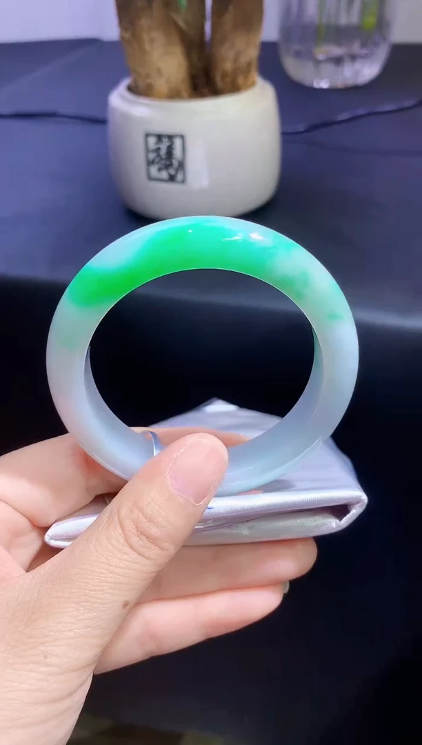 未镶嵌手镯翡翠翡翠手镯圈口53.7-t97