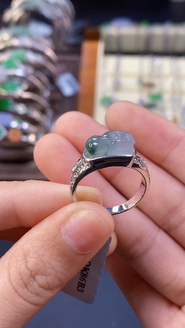 颈饰银S925镶嵌翡翠18506