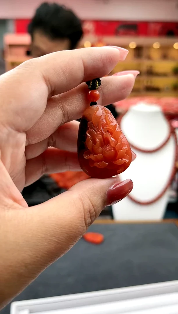 【闪购商品】南红玛瑙南红保山红黑皮牡丹花牌未镶嵌YJ008-24