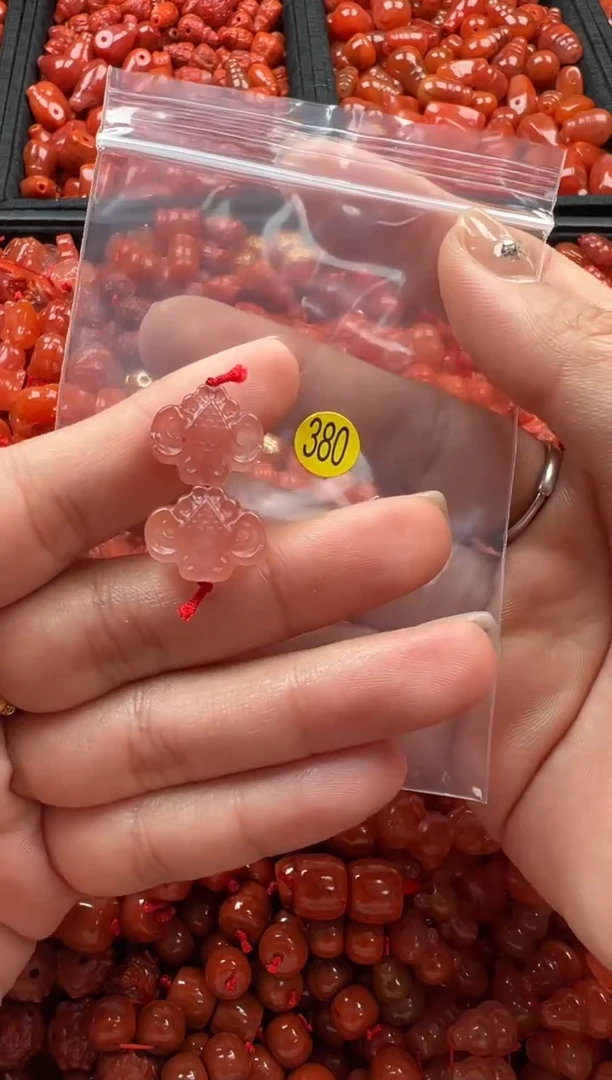 【闪购商品】南红玛瑙颈饰未镶嵌1