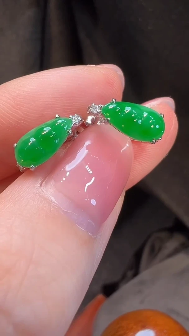 18K金镶嵌翡翠耳饰L6