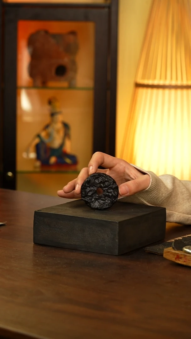 陶泥黑盖置......