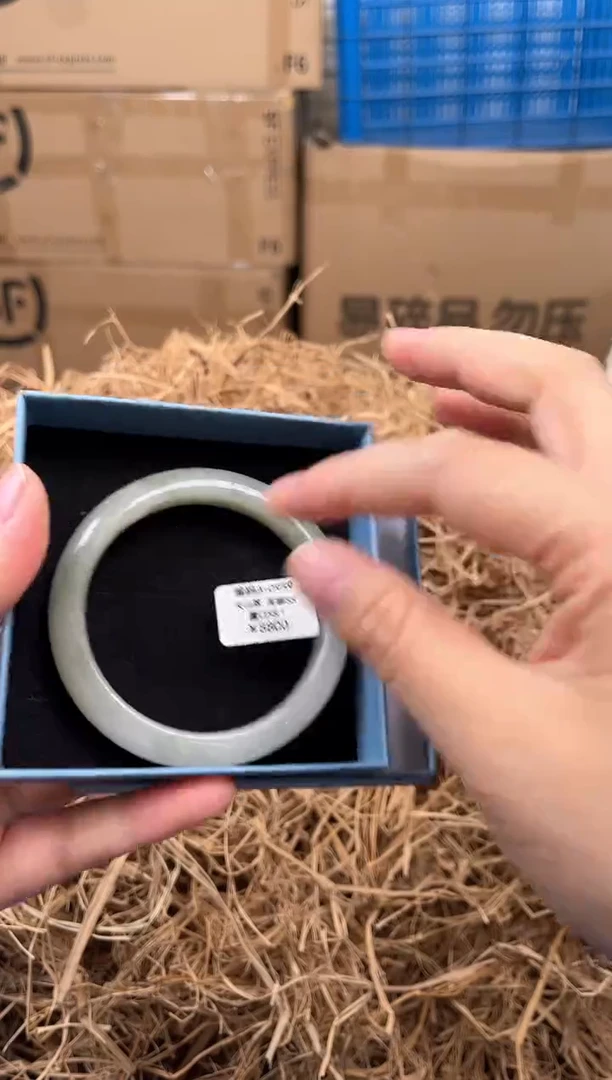 未镶嵌手镯石英质玉A0959