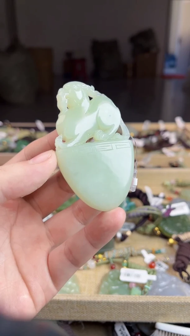 颈饰未镶嵌和田玉1