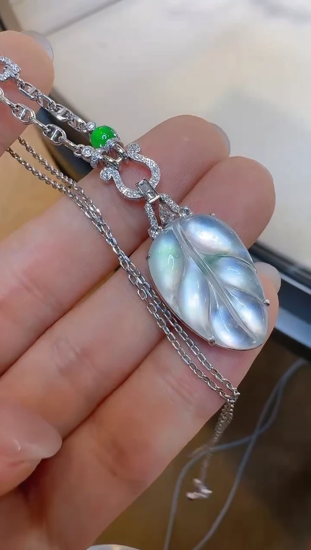 吊坠(赠链)18K金镶嵌翡翠多样性团购发一件