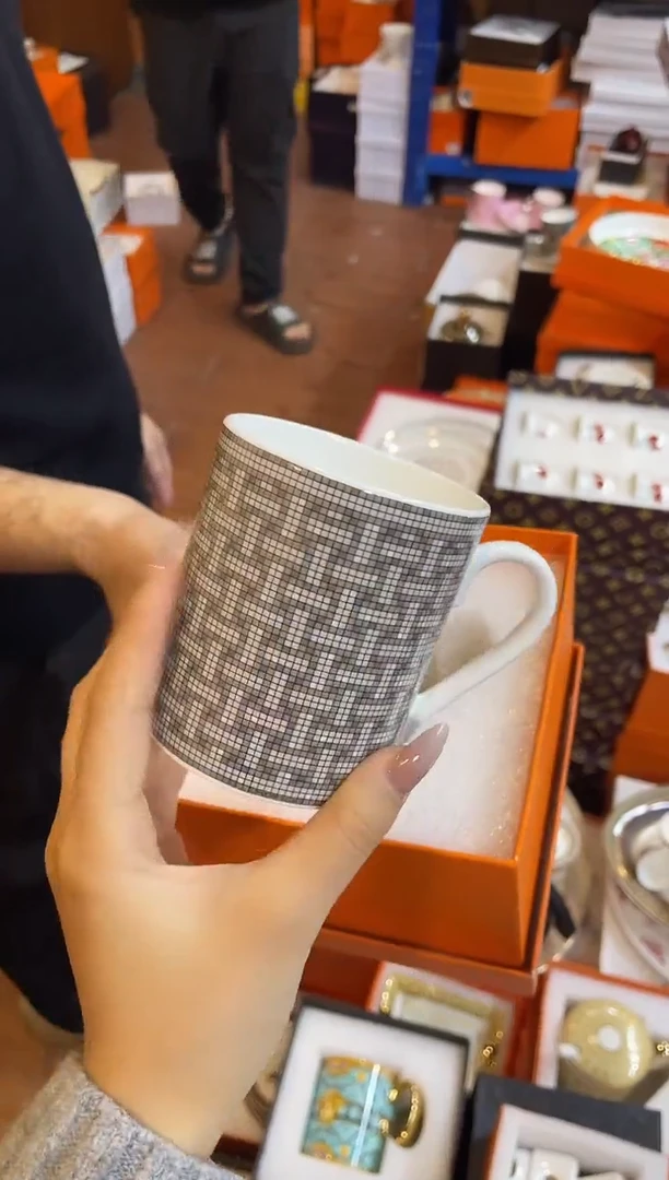 杯鸿辉家品牌瓷器，京东包邮！