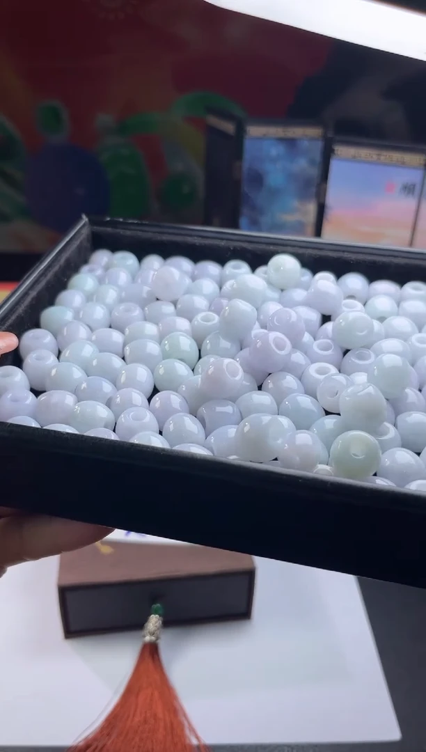 颈饰未镶嵌翡翠翡翠路路通吊坠随机发其一