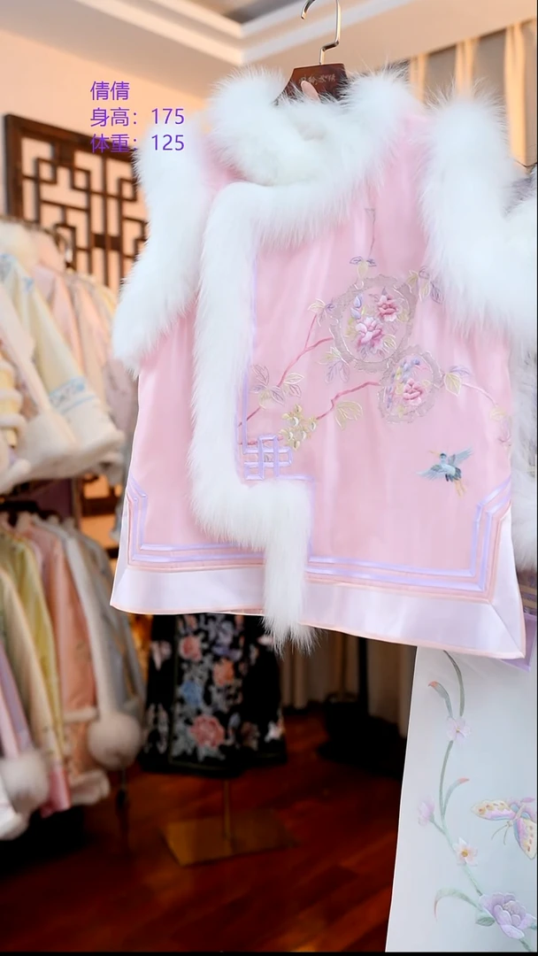 刺绣桑蚕丝非遗手工苏绣服饰