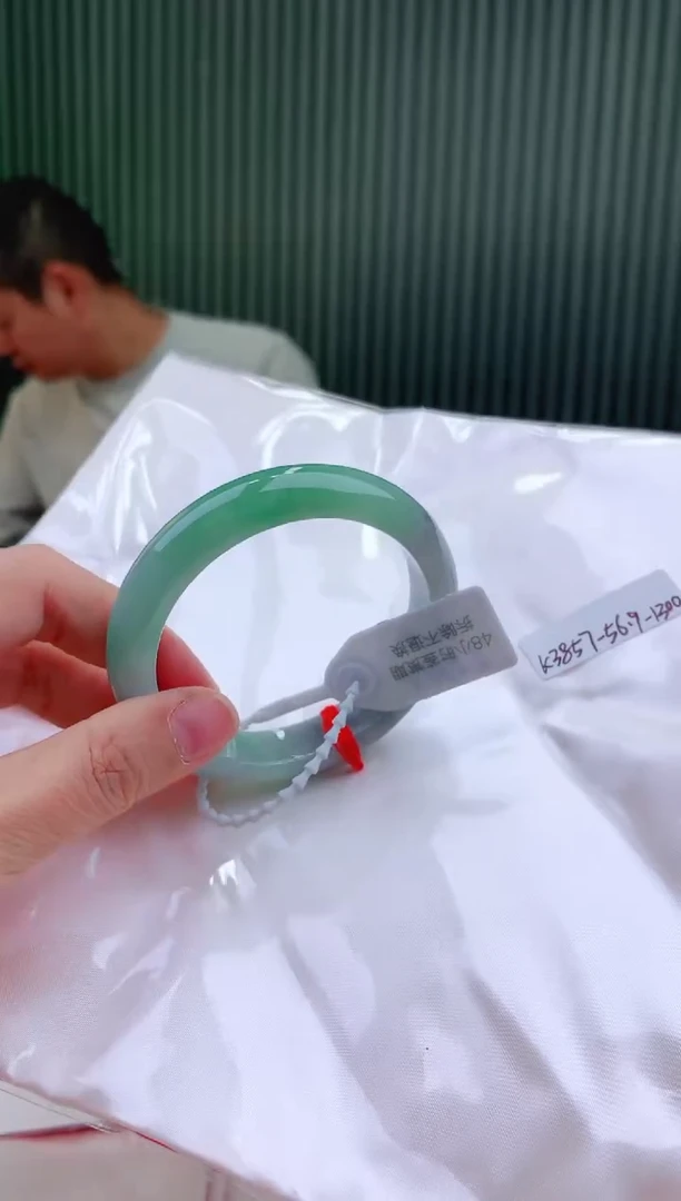 未镶嵌手镯翡翠56