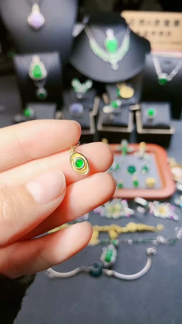 【闪购商品】翡翠吊坠(不含链)银S925镶嵌小提留