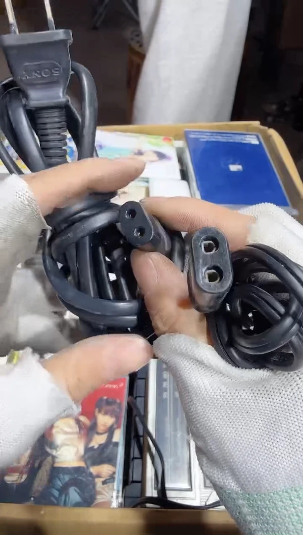 8新勿****️   570中古商品，瑕疵品，不保好坏。