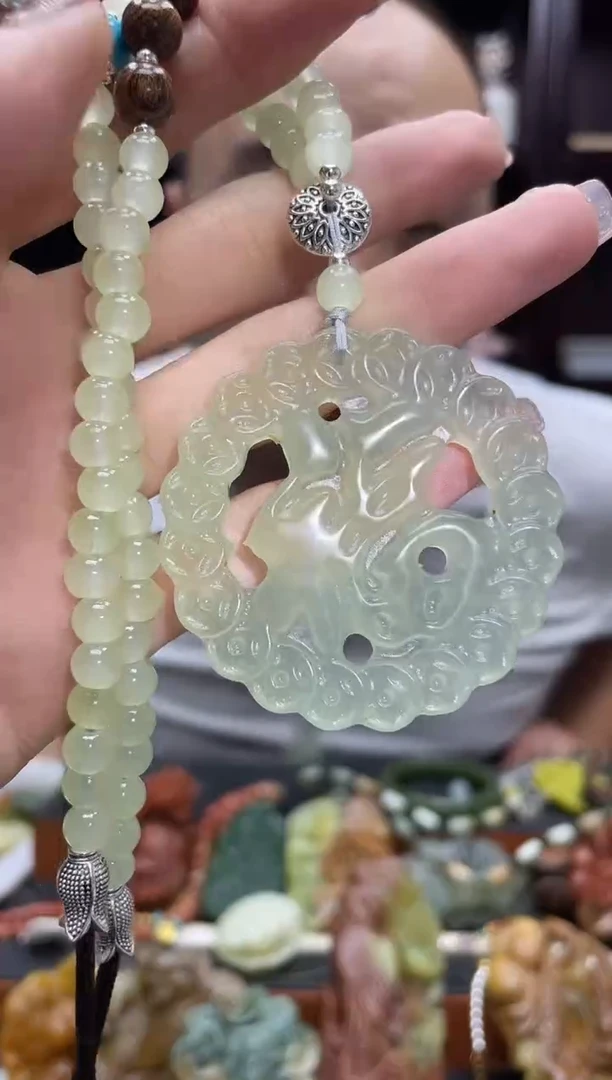 未镶嵌岫玉吊坠·