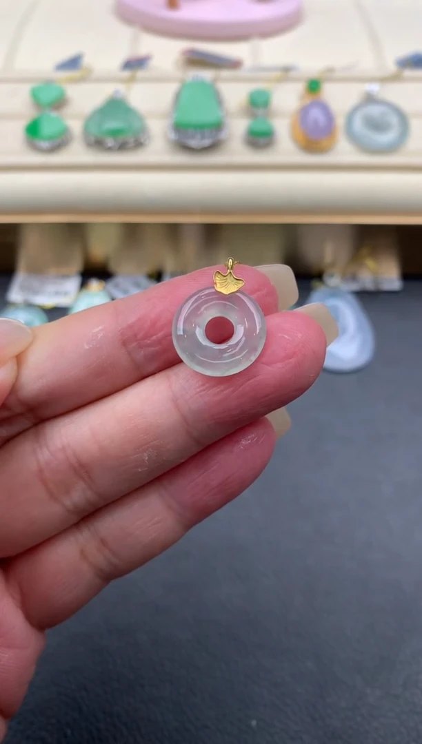 【闪购商品】翡翠颈饰18K金镶嵌Q26