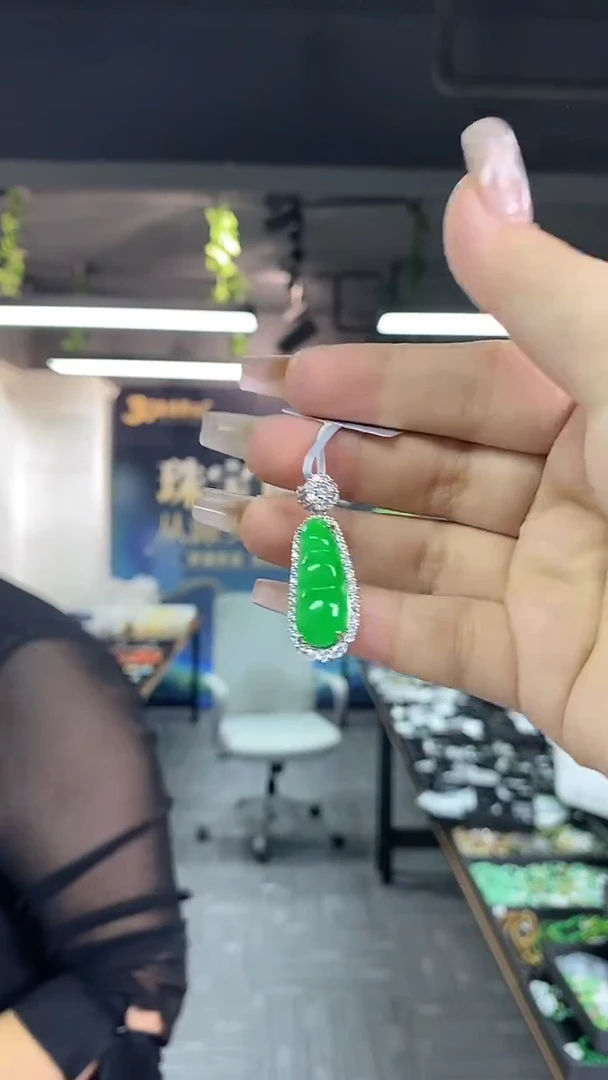 翡翠未镶嵌吊坠(不含链)多样性发其一颜色微差