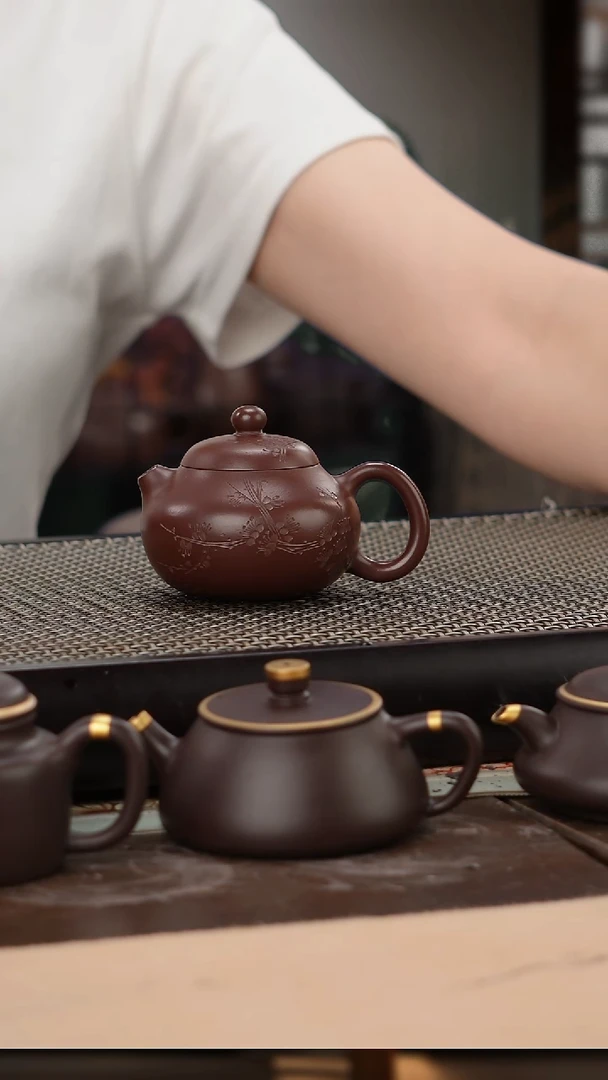茶壶紫砂紫袍玉砂精工梅刻文旦120cc