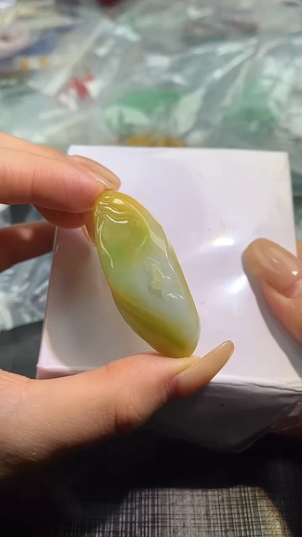 【闪购商品】翡翠颈饰未镶嵌100634551