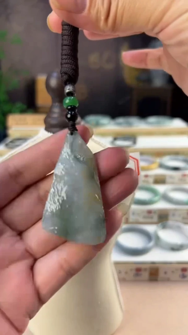 【闪购商品】翡翠颈饰未镶嵌翡翠吊坠