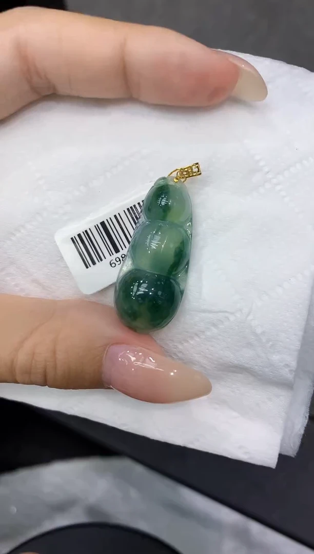 颈饰18K金镶嵌翡翠111111111111